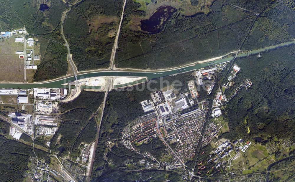 Senkrecht-Luftbild Eberswalde - Senkrechtluftbild / Stadtansicht aus der Satellitenperspektive vom brandenburgischen Eberswalde am Oder-Havel-Kanal