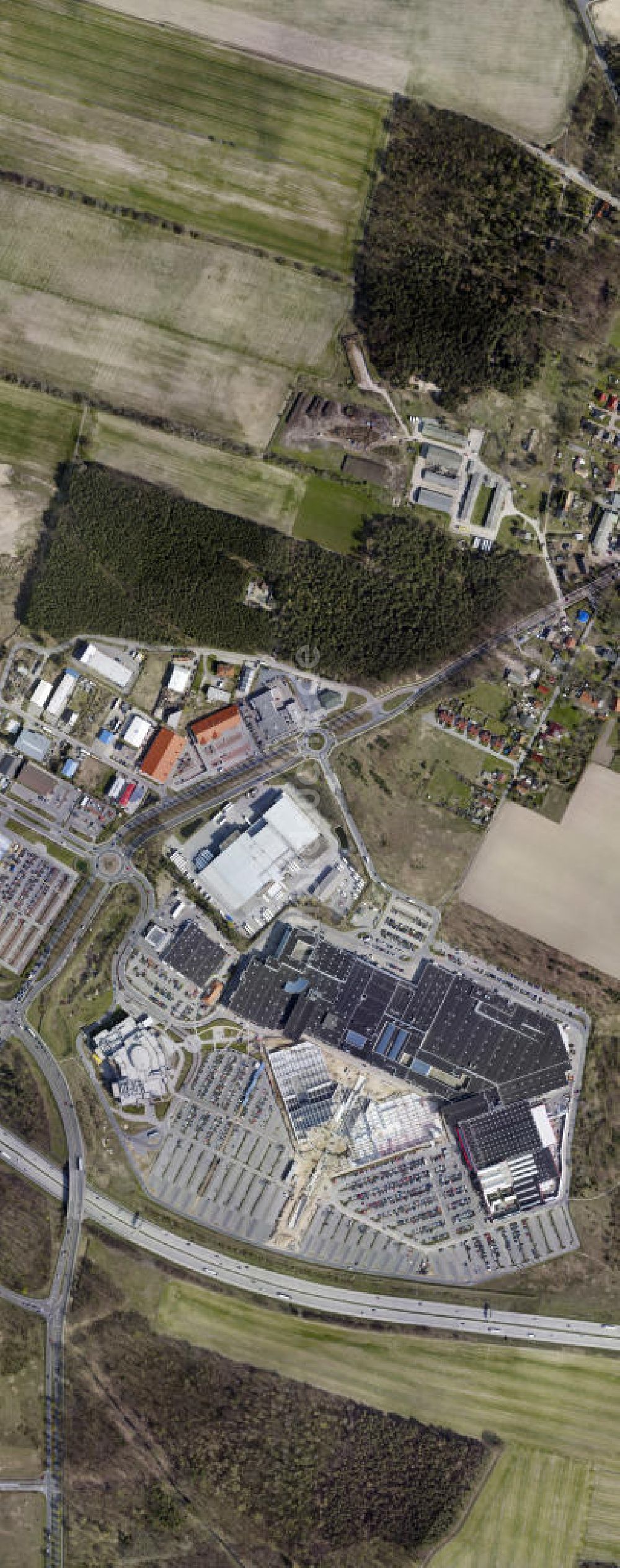 Senkrecht-Luftbild Wildau - Senkrechtluftbild / Stadtansicht aus der Satellitenperspektive A10 Center in Wildau