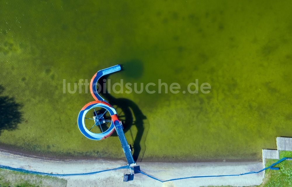 Senkrecht-Luftbild Rühn - Senkrechtluftbild Uferbereiche am Freibad Großer Rühner See in Rühn im Bundesland Mecklenburg-Vorpommern, Deutschland