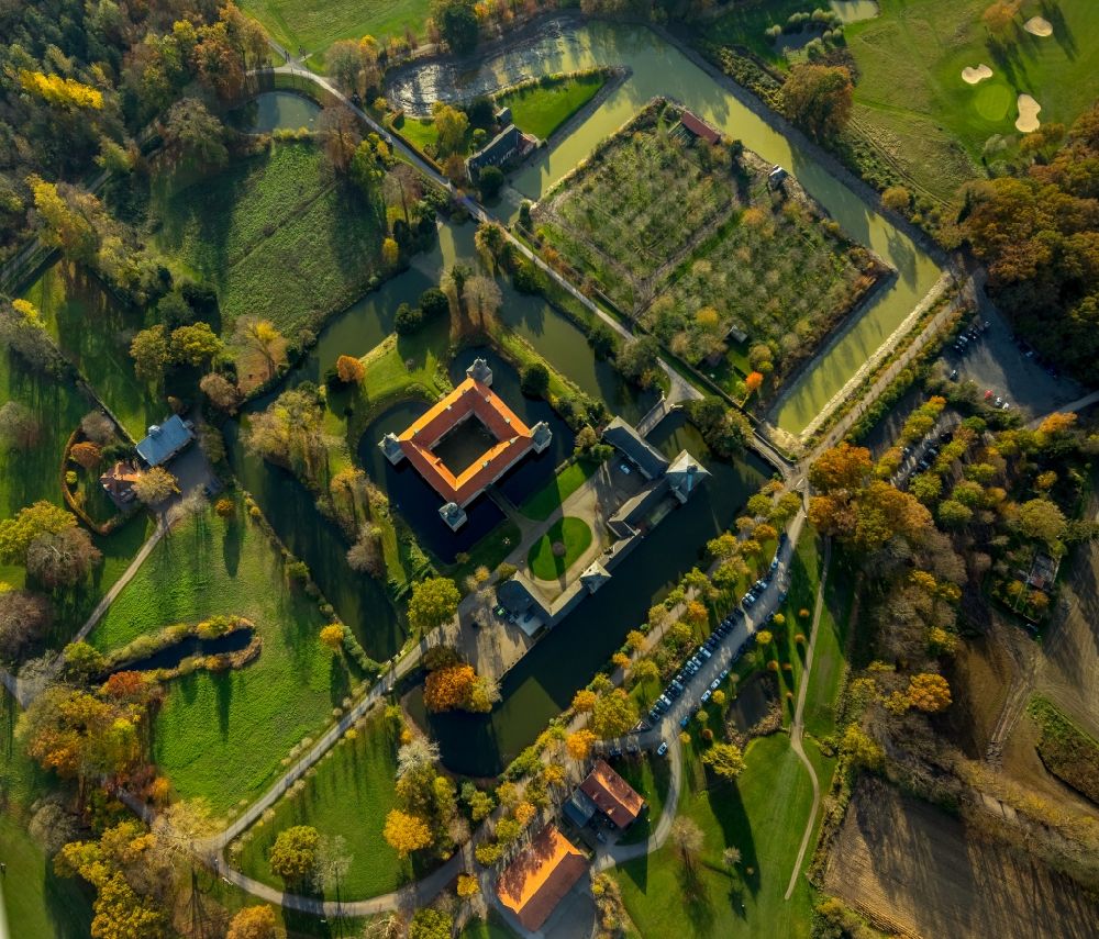 Senkrecht-Luftbild Ascheberg - Senkrechtluftbild Wassergraben mit Wasserschloß Schloss Westerwinkel in Ascheberg im Bundesland Nordrhein-Westfalen, Deutschland